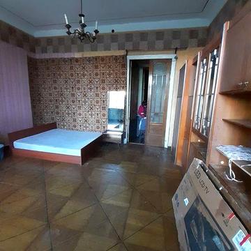 Продам 3  комнаты в коммунальной квартире. Л. Толстого угол Нежинской