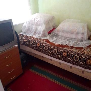 Продається  півдома після ремонту .