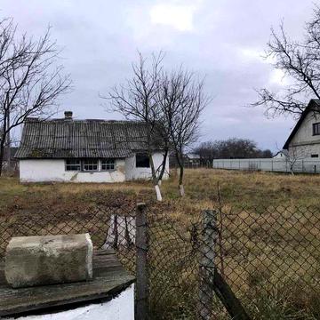 Продам Участок .Смт. Луків вул.Залізнична 26. Площа землі 25 сотих