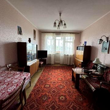 Продаж двохкімнатної квартири  в самому Центрі ( Вал)