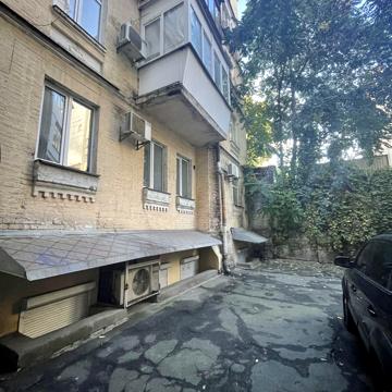 Шота Руставелі вул., 20