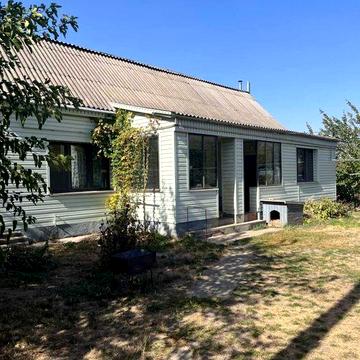 Продається будинок в районі ГРЛ на 2 входи