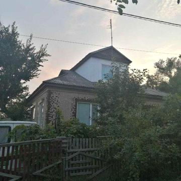 Продаю будинок в Каневі