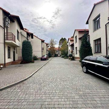 Предлагается к продаже коттедж в закрытом поселке «Белый цветок».