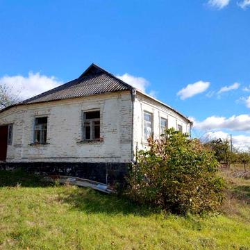 Будинок в м. Богуслав на березі р. Рось