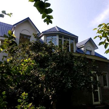 Продається 2-поверховий будинок