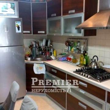 Продаж 3к Квартира вул. Академіка Корольова