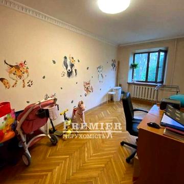 Продаж 3к Квартира Героїв Крут вулиця