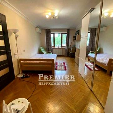 Продаж 3к Квартира Героїв Крут вулиця