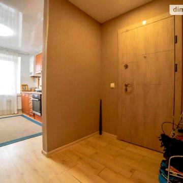 Продаж 3к Квартира вул. Богдана Хмельницького