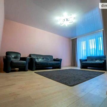 Продаж 3к Квартира вул. Богдана Хмельницького