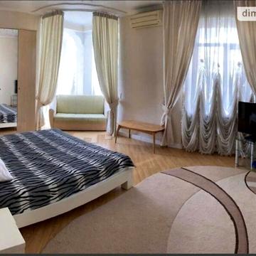 Продаж 3к Квартира Паркова вулиця