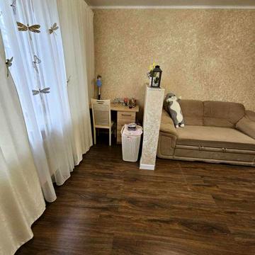 Продаю повністю готову квартиру з меблями та технікою