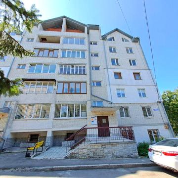 Продається двоярусна 3 кім. квартира 91м2, по вул.О.Довженка