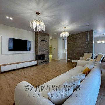 Продаж  будинку з ремонтом в закритому КМ White Stone у Стоянці