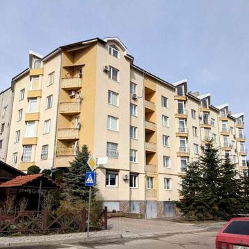 Продається 3-х кімнатна квартира з двома балконами у новобудові