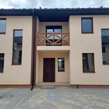 (5)   Продам таунхаус в Агрономічному 6470