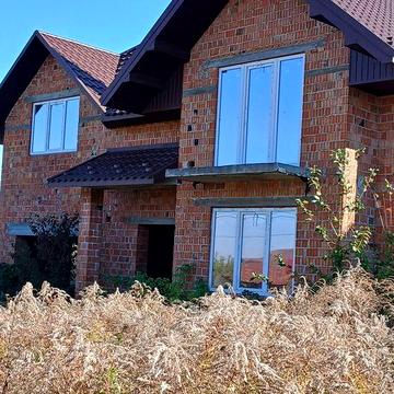 Незавершений будинок в районі вулиці Сторожинецької