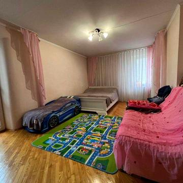 Продаж 3-кімнатної квартири 102 м.кв. в мікрорайоні Словянка