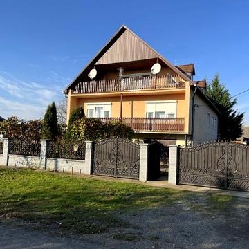 Будинок-готель 366 м2, приват ділянка 50 сотин Велика Бийгань