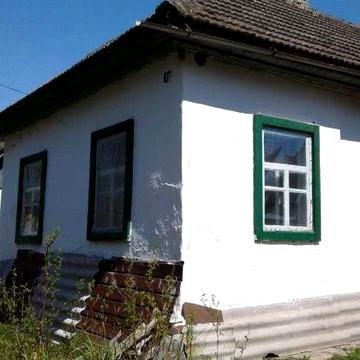 Продам будинок в жилому стані.