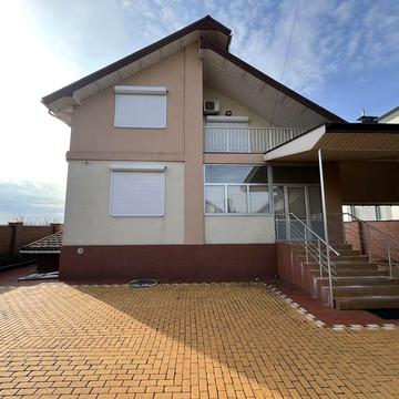 Продаж 2-поверхового  будинку з меблями та технікою