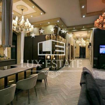 АРЕНДА ДОМА 250M² с авторским дизайном в окружении леса Вита-Почтовая