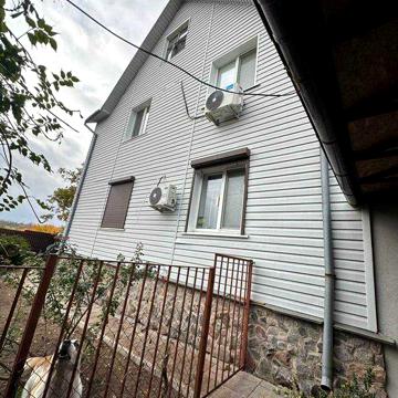 Продам 2-х поверховий капітальний житловий будинок 180 кв.м.