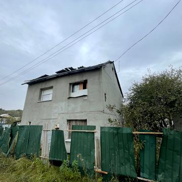 Квітнева, 6