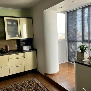 Продаж 3к квартири 100.2 кв. м на вул. Глиняна