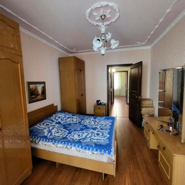 Академіка Корольова вул., 75/2