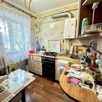 Срочно 2 х ком квартира Жилое состояниие !!