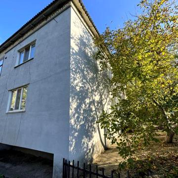 У продажу двокімнатна квартира.