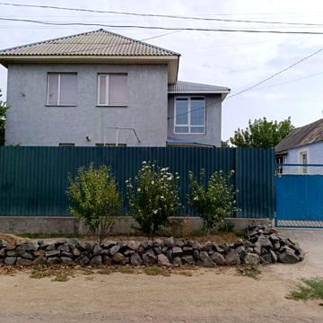 Продам 2-х поверховий будинок