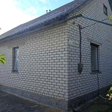 Капітальний будинок поруч з центром міста Баришівка 22 сотки - Є Відео