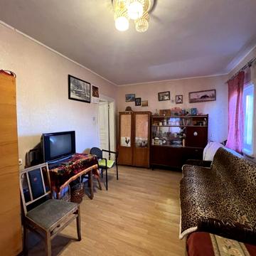 Пів будинку з усіма зручностями