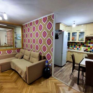 2 кімнатна квартира у Печерському районі, вул. Бастіонна, 13. ЦЕНТР
