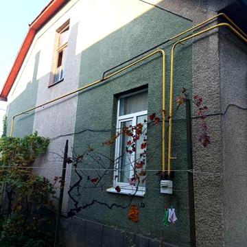 Продаж напівособняку у тихому центрі.