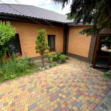 Довгострокова оренда 3к Дім Очеретяна вулиця