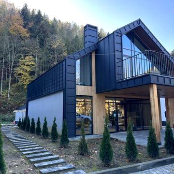 Продаж котеджу з дизайнерським ремонтом в м. Яремче