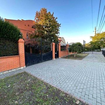 Продаж 5к Дім вул. Жоліо-Кюрі