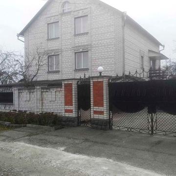 Продаю  будинок.