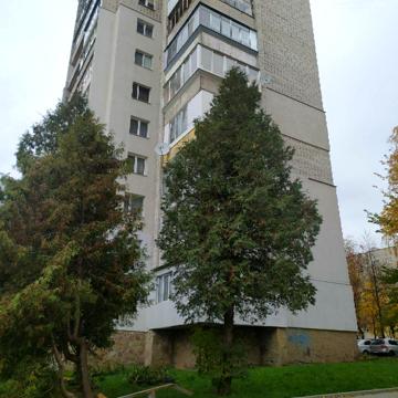 Івана Миколайчука вул., 12