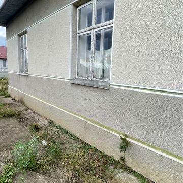 Продається хата в Підпечарах з земельною ділянкою