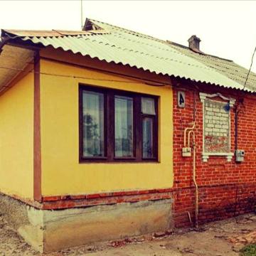 Продам крепкий дом Б.Рогань  G7