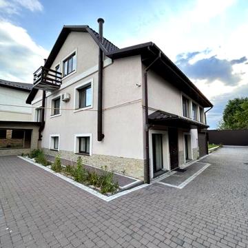 Оренда будинку в 5хв від міста.