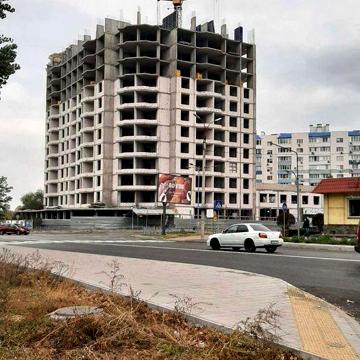 Продам трикімнатну квартиру площею 109,17 м2 на 16 поверсі ЖК вул. Сержанта Жужоми, 1
