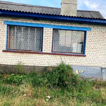 Продам будинок в селищі Любеч з земельною ділянкою