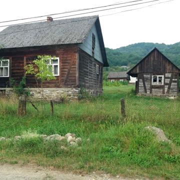 Продається будинок центр села Водиця.