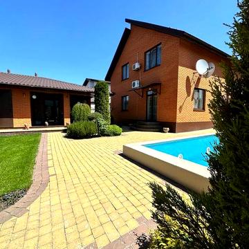 Продам дом с бассейном Новоалександровка